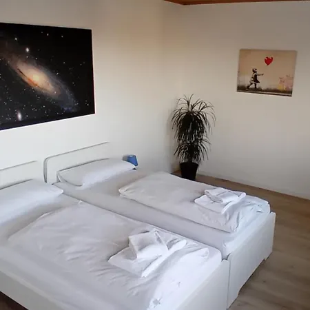3 Zimmer-kueche- Balkon-parkplatz *