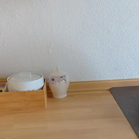 아파트 3 Zimmer-kueche- Balkon-parkplatz *