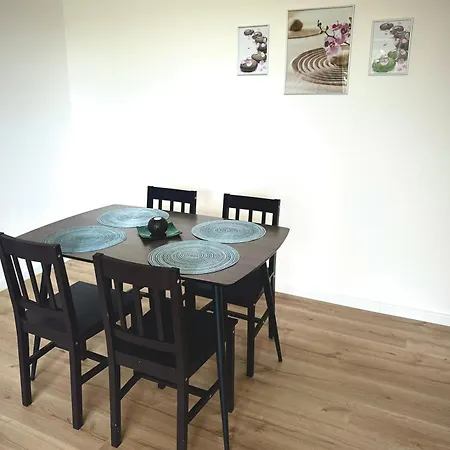 Apartment 3 Zimmer-kueche- Balkon-parkplatz *