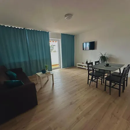 Apartment 3 Zimmer-kueche- Balkon-parkplatz Fuerth