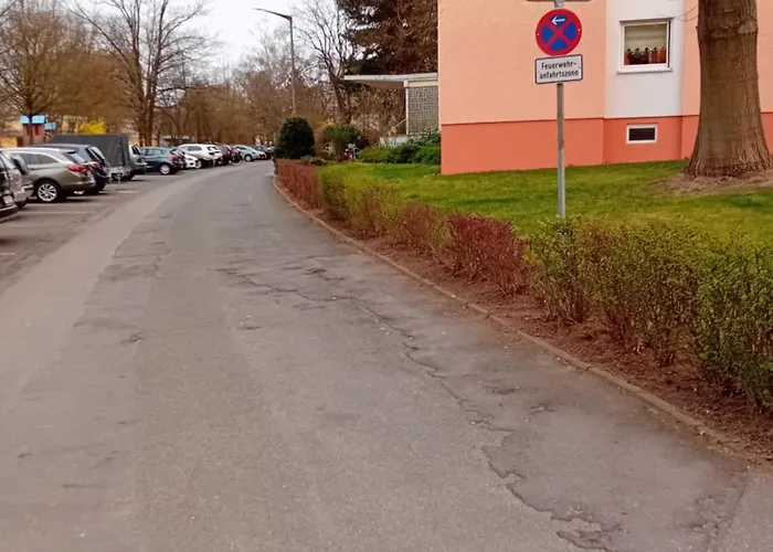 3 Zimmer-kueche- Balkon-parkplatz *